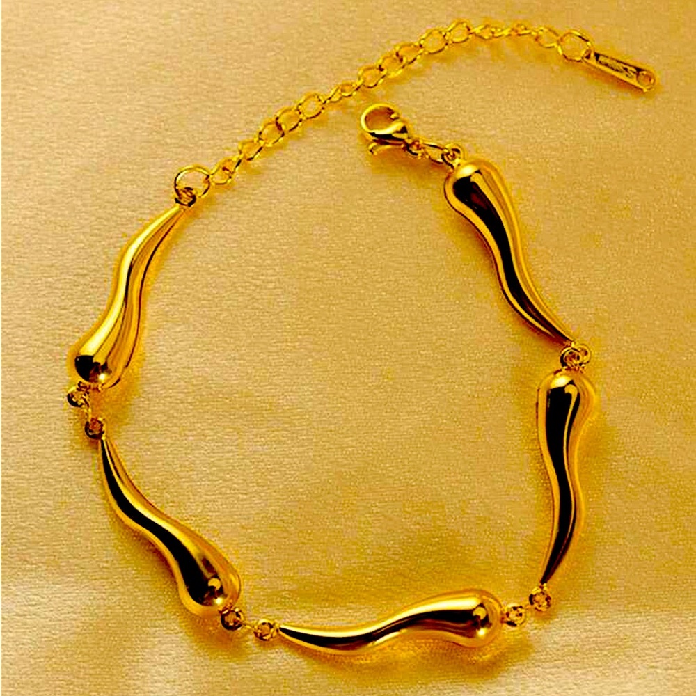 Elegant Gold Bracelet